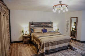 3 bedrooms, desk, iron/ironing board, free WiFi