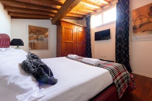 2 chambres, fer et planche à repasser, Wi-Fi, literie fournie