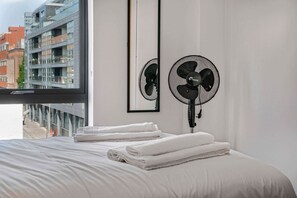 2 bedrooms, iron/ironing board, Internet, bed sheets - GuestReady - Modern stay in Liverpool city centre (Liverpool)