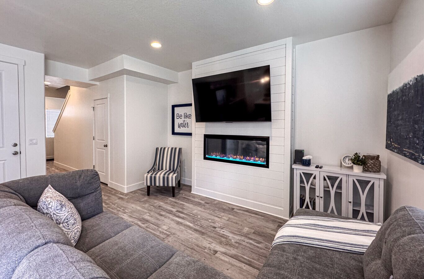 Télévision, cheminée