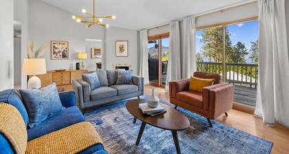 West Kelowna Home: Hot Tub, Sauna, Views