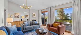 West Kelowna Home: Hot Tub, Sauna, Views