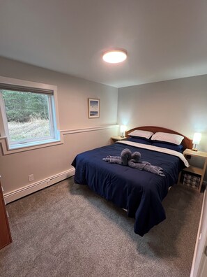 2 habitaciones, tabla de planchar con plancha, wifi y ropa de cama