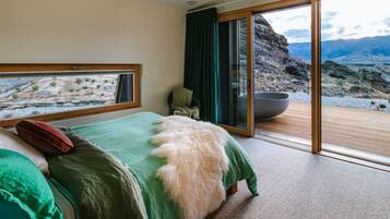Luxury Villa, 3 Bedrooms, Lake View | 3 bedrooms, iron/ironing board, free WiFi