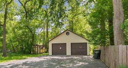 Beautiful updated 5 bedroom house Near Naval Base!