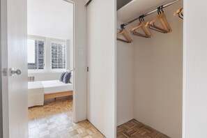 Fer et planche à repasser, Wi-Fi, draps fournis