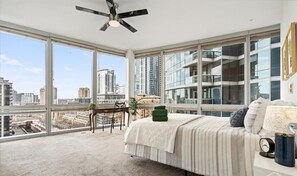 3 slaapkamers, een strijkplank/strijkijzer, wifi, beddengoed