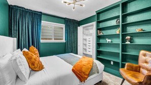 Comfort House, Non Smoking, Patio | Blackout curtains, iron/ironing board, free WiFi