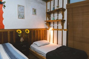 Chambre avec lits jumeaux, patio