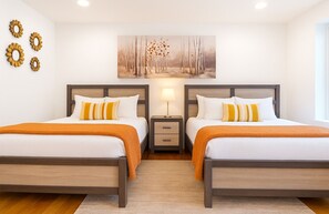 4 chambres, coffres-forts dans les chambres, bureau