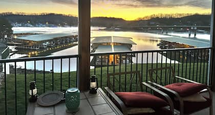 Lake of the Ozarks Premier lakefront 3-bedroom condo. Fishing, Swimming,boating.