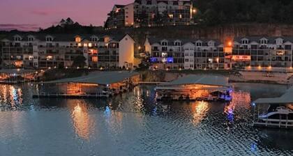 Lake of the Ozarks Premier lakefront 3-bedroom condo. Fishing, Swimming,boating.