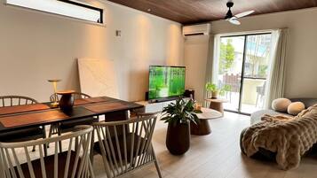 單棟房屋 | 客廳 | 65 吋智能電視連數碼電視頻道