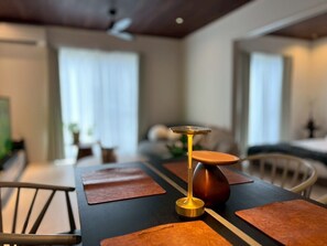 House | In-room dining