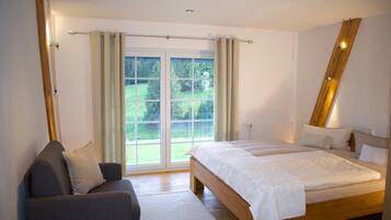 1 habitación, tabla de planchar con plancha, wifi gratis y ropa de cama