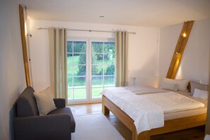 1 slaapkamer, een strijkplank/strijkijzer, gratis wifi, beddengoed