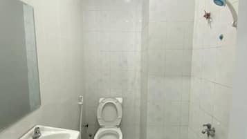 Basic-Studio, Stadtblick | Badezimmer