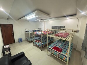Basic-Zimmer | Badezimmer | Handtücher, Seife