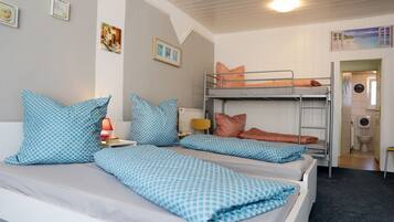 1 bedroom, free WiFi, bed sheets