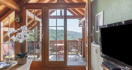 Ferienwohnung 'Adlerhorst' mit Bergblick und Balkon