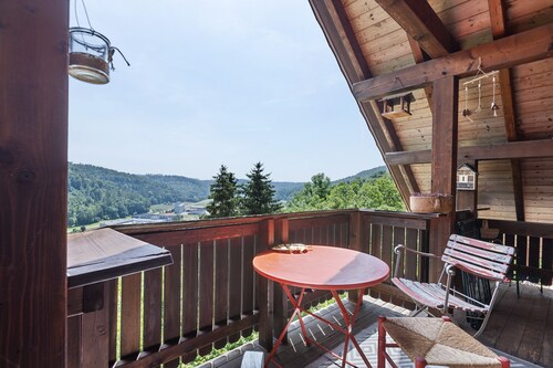 Appartement 'Adlerhorst' avec vue sur montagne et balcon