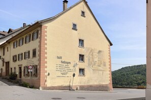 Exterior - Apartment 'Adlerhorst' with Mountain View and Balcony (Stühlingen)