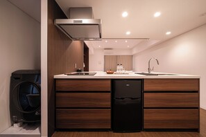 Family Room | In-room safe, blackout drapes, iron/ironing board, free rollaway beds