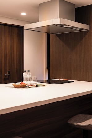 Family Room | Private kitchen | Mini-fridge, microwave, oven, stovetop