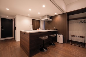 Family Room | 1 bedroom, in-room safe, blackout drapes, iron/ironing board
