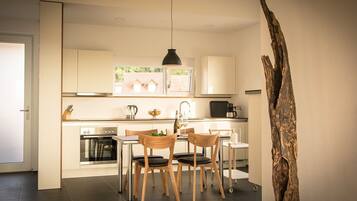 Réfrigérateur, four, plaque de cuisson, lave-vaisselle