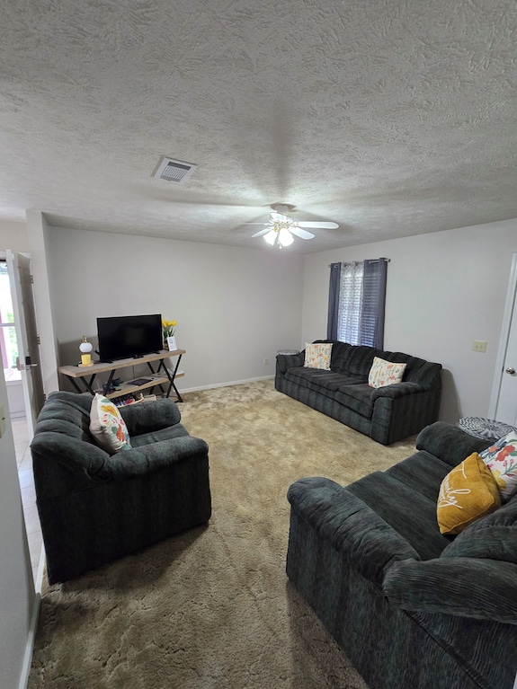 Ella's Place Is A Charming 3-bedroom House With Ac, Wifi In East Columbus - Columbus, MS