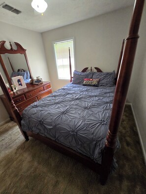 3 chambres, fer et planche à repasser, Wi-Fi gratuit, draps fournis