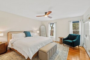 3 Schlafzimmer, Schreibtisch, Bügeleisen/Bügelbrett, kostenloses WLAN