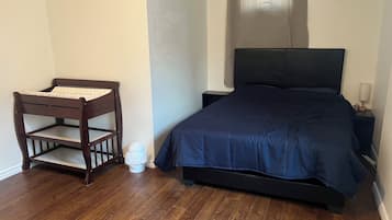 2 bedrooms, desk, free WiFi, bed sheets