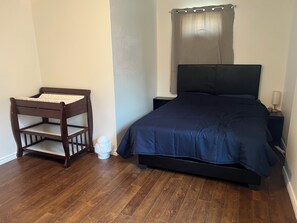 2 bedrooms, desk, free WiFi, bed sheets - Summer vacation (Greater Sudbury)