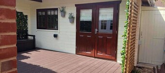 1 Bed Lodge - Southampton - Sleeps 2 - Parking