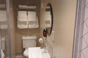 Bruser, hårtørrer, håndklæder