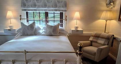 Tranquil Lodge Retreat in Southampton