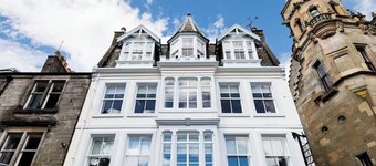Stylish 2-Bed Apartment in the Heritage Quarter
