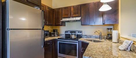 Fridge, microwave, stovetop, dishwasher