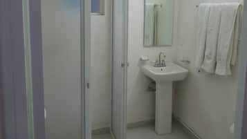 Dusche, Handtücher, Seife, Toilettenpapier