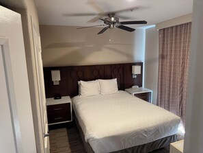 2 habitaciones, tabla de planchar con plancha y wifi gratis 