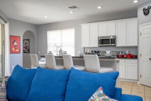 Smart TV, videojuegos, estéreo