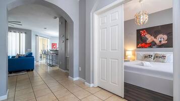 4 slaapkamers, een strijkplank/strijkijzer, reisbedje, gratis wifi