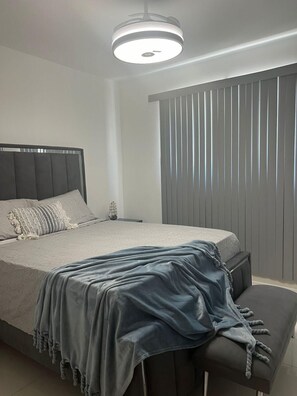 3 bedrooms, iron/ironing board, WiFi, bed sheets - 3-bedroom apartment in fabulous Santiago de los Caballeros with AC, WiFi (Santiago de los Caballeros)
