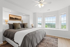 2 bedrooms, desk, iron/ironing board, travel crib