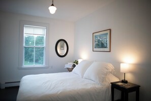 5 soverom, skrivebord, strykejern/-brett og wi-fi (inkludert)