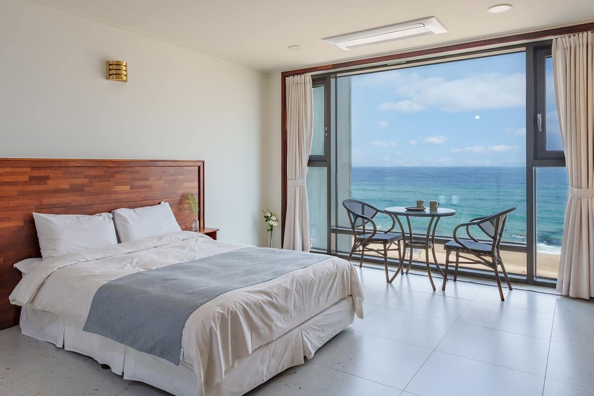 Basic Room, 1 Bedroom (A 202 (Ocean View, No Jacuzzi/Pool)) | 1 bilik tidur, Wi-fi percuma