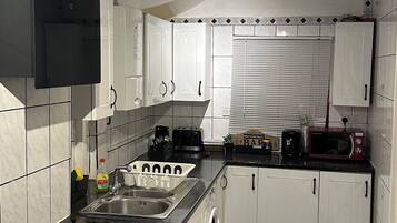 Fridge, microwave, oven, coffee/tea maker