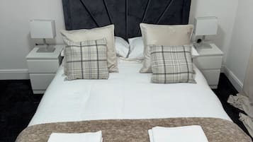 4 bedrooms, iron/ironing board, free WiFi